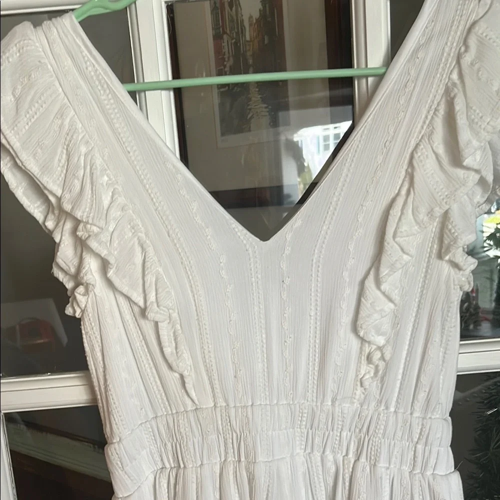 White Ruffled V-Neck Rimper - Picture 4 of 4